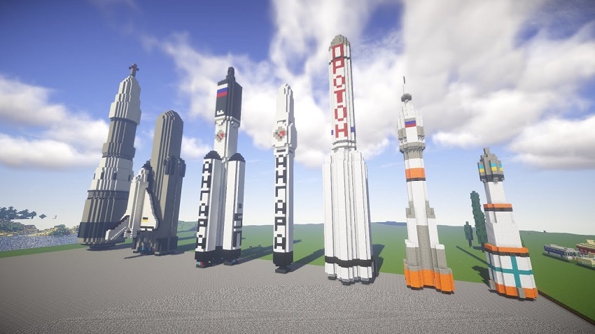 How Do You Make a Rocket to the Moon in Minecraft Without Mods?
